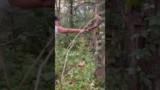 Индеец Чероки убивает томагавком! Indian killed!