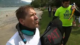 Il plonge en apnée dans le lac d'Annecy pour 