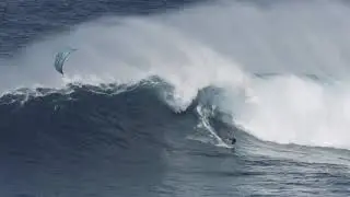 Kitesurfing JAWS - Peahi - Maui - Jesse Richman
