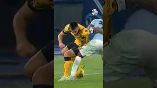 One touch and he's gone 🎩 #IMInter #Shorts