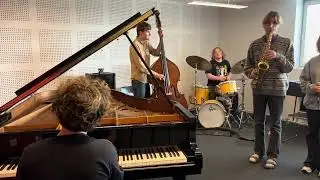 Evidence - Skurups Jazzlinje spelar Episka Monklåtar
