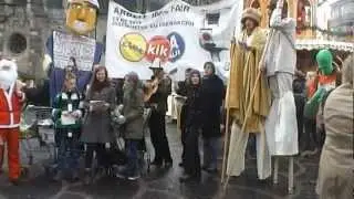 Adbusting-Aktion in der Bonner Innenstadt