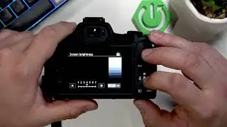 CANON EOS R50 &ndash; How to Change Screen Brightness