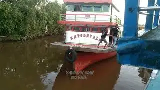 DERMAGA RASAU JAYA AKTIVITAS KAPAL KELOTOK BONGKAR MUAT DAN FERRY PENYEBRANGAN TELUK BATANG