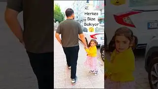 Kolye i&ccedil;in yolun ortasında ağlıyorsun Liza herkes bize bakıyor s&uuml;rekli ağlıyorsun &ccedil;ok ayıp ağlama