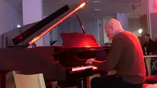 Guus Janssen in Studio Loos / Tribute to Max Bolleman