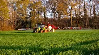 Protection des céréales en soirée | Claas Arion 520 | Vicon XTrack B36 premium