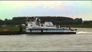 Scheepvaart op de Waal bij Tiel en de Rijn bij Emmerich