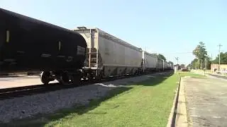 CSXT F726/722-09 AC44CW/AC44CW/GP38-2/SD40-3 with the Cool Horn Salutes & Big Size Train for a Local