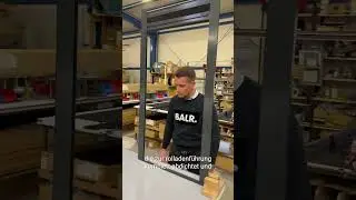 Insektenschutz f&uuml;r Fenster als Durchreiche ohne Bohren, Schrauben, Kleben. Vertikal Rollo / Plissee