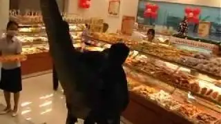 Walking Raptor Dinosaur Puppet Robot @ CentralPlaza Khonkaen, CPN, Thailand