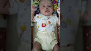 Ekspresi sedang poop bayi umur 2 bulan