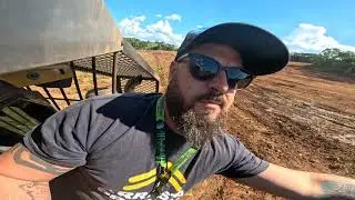 Trator de Esteira Acabamento que não acaba mais kkk