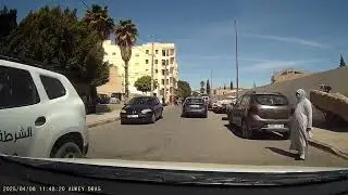Driving in Taza  تازة  ⵜⴰⵣⴰ (Morocco), the economic engine Afrika Taza Stad