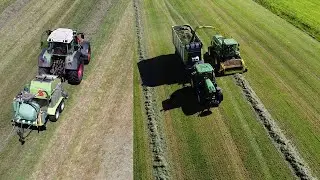 Balenpersen en Gras hakselen (John Deere hakselaar+Star Midi balenpers)