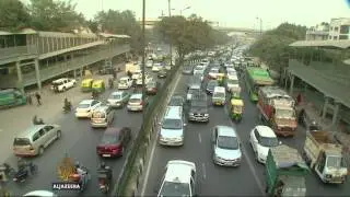 New Delhi bans old vehicles to curb pollution