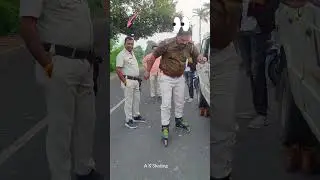 Police ka 👮 #skating  pahan ke hal Dekho 😱 #viral #video #A K Skating #india #viral #skater 👌