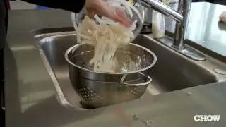 Как приготовить рисовую лапшу &mdash; CHOW Tip