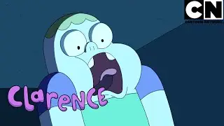 La gran sorpresa de Clarence al conocer al misterioso vecino | Clarence LA | Cartoon Network