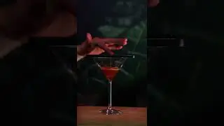 Egy korty &eacute;s kezdődik az este.🥂💃🏻 #budapest #cocktail #shishabar #bar #espressomartini