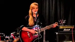 The PerformanceHUB - Open Mic - Julia Autumn Ford - Song #1