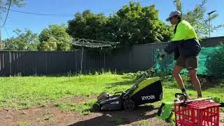 Cleaning My Back yard in Australia 🇦🇺 NSW #ryobi #australia #garden #mowing #mower 