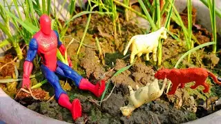 Ary baccho Tiger 🐯 ne kiya hamari Cow🐮 pe attack 😰 Spiderman ne ki help 🩷😻 #tiger #cow #spiderman