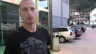 Fočaci kupuju vodu za piće.