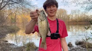 Fishing a pressured CITY POND for EARLY SPRING bass