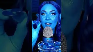 Ведущий ASMR Blue пробует черничные леденцы! 💙🎙️