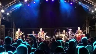 10CC I'm Mandy Fly Me, Pub In The Park Marlow May 2017