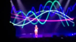 Ariana Grande Doing Mimu gloves before Why Try (LIVE IN WASHINGTON DC 7/25/15)