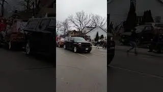 #youtube #youtubeshorts #christmas #parade #viral#fun#enjoy#canada#car#ytshorts#shorts#entertainment