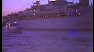 Oriana last cruise departure from under Sydney Harbour Bridge
