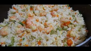 YAKIMESHI DE CAMARÃO