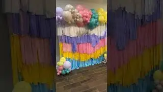 Easy background with plastic table cover DIY #diywalldecor #plastictablecover