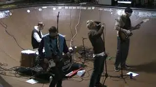 The Smart Shoppers - Looking Glass