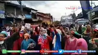 Watch: Protest Rocks over murder of missing youth in pattan, Srinagar Baramulla Highway blocked