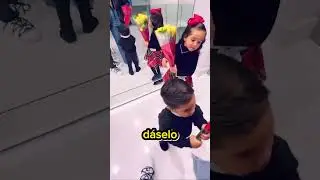 A JUANITO TAMBI&Eacute;N LE GUSTA LAS FLORES 😍❤️😎 | #jukilop #shorts #viral
