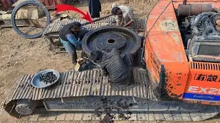 How To Replace Swing Bearing Of Excavator Machine // Swing Gear Replacement