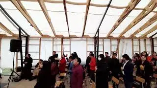 Ayer y Hoy/Cadenas tenía Yo/Vamos cantando hasta que Baje el Poder/Alza tus Manos y Alaba Al Señor