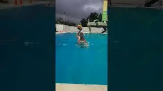 ejercicios en agua de polo acuatici