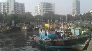 Fishing Arabiyan sea Mumbai dock.