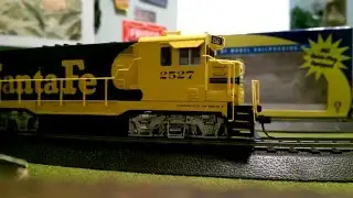 Ho scale Athearn Santa Fe CF7