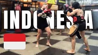 FRIENDLIEST Muay Thai Gym in INDONESIA! 🇮🇩 (Bandung)