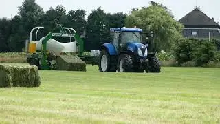 Loonbedrijf Verf: Vierkante balen wikkelen in Nijemirdum met de New Holland T6070 + McHale 998