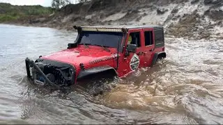Mobil RC Jeep Nekat Menyeberangi Sungai Saat Arus Deras !!!