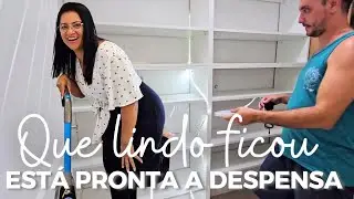 PENSA EM UMA COISA LINDA E FUNCIONAL | ESTÁ PRONTA A DESPENSA QUE FIZEMOS | Viviane Magalhães