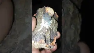 MINERAL COM INCLUS&Atilde;O DE MALACACHETA MINERIO DE FERRO E PIRITA OURO DE TOLO
