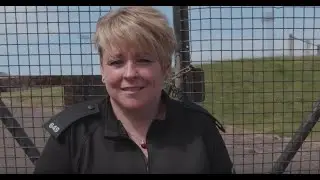 Off-duty police officer confronts hammer wielding woman - Police Bravery Awards 2019